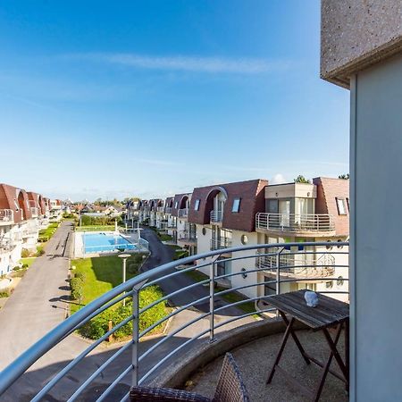 Modern Apartment With Terrace & Public Pool Bredene Exteriér fotografie