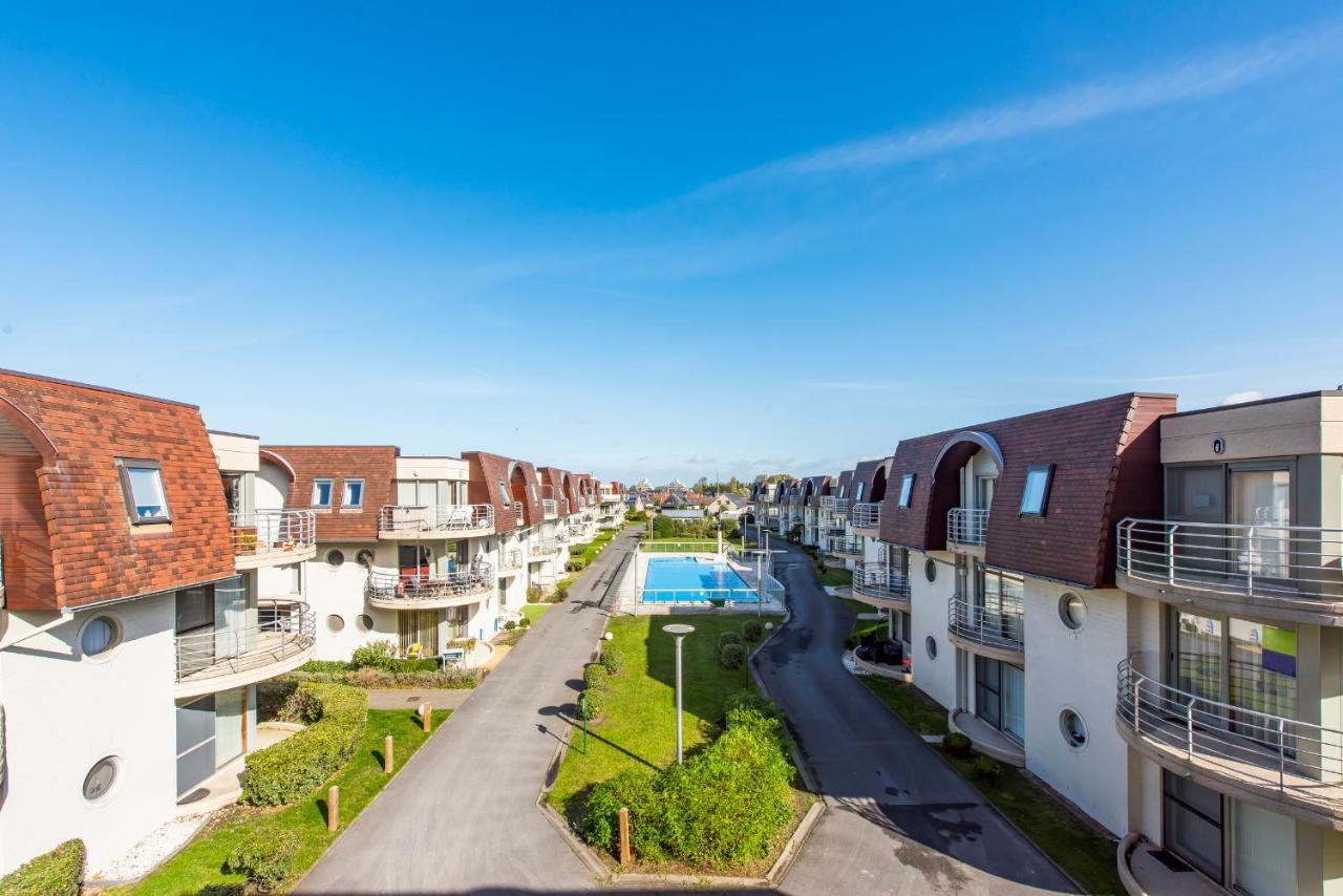 Modern Apartment With Terrace & Public Pool Bredene Exteriér fotografie