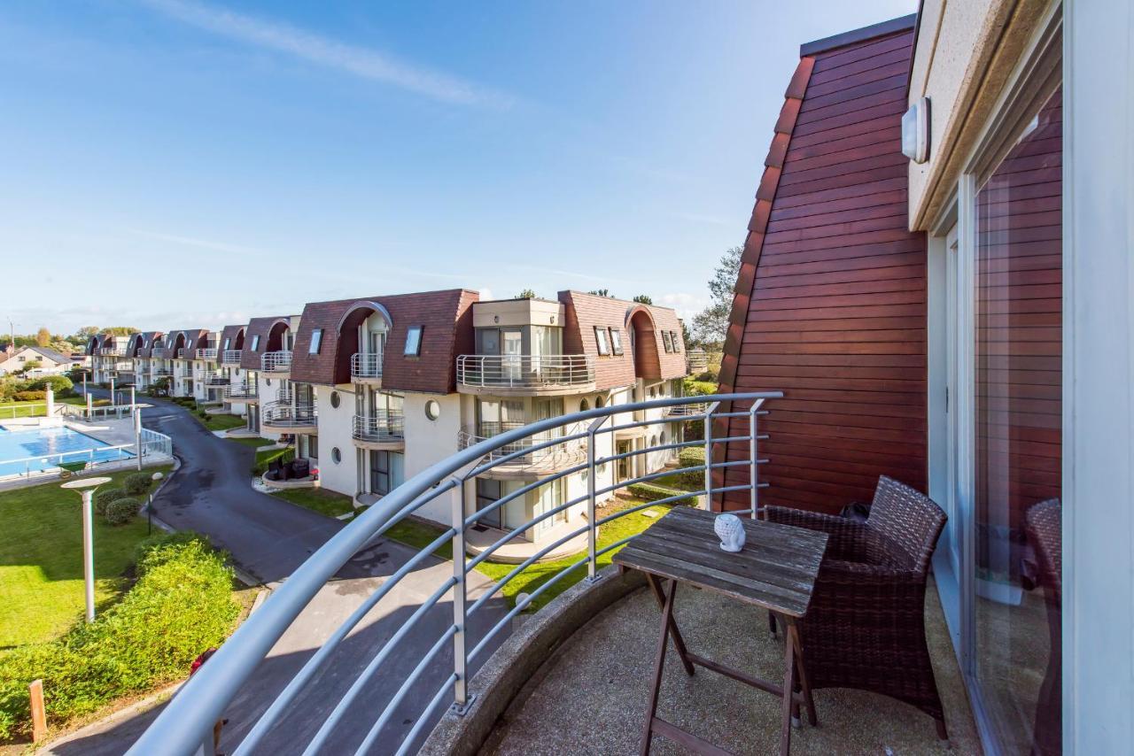 Modern Apartment With Terrace & Public Pool Bredene Exteriér fotografie